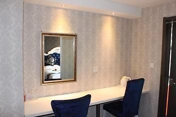 Tangfeng Art Hotel Shenyang North Railway Station Экстерьер фото