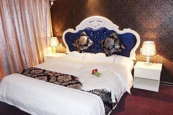 Tangfeng Art Hotel Shenyang North Railway Station Экстерьер фото